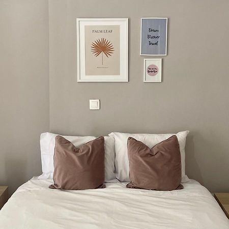 Vivian Modern Apartment Атина Екстериор снимка