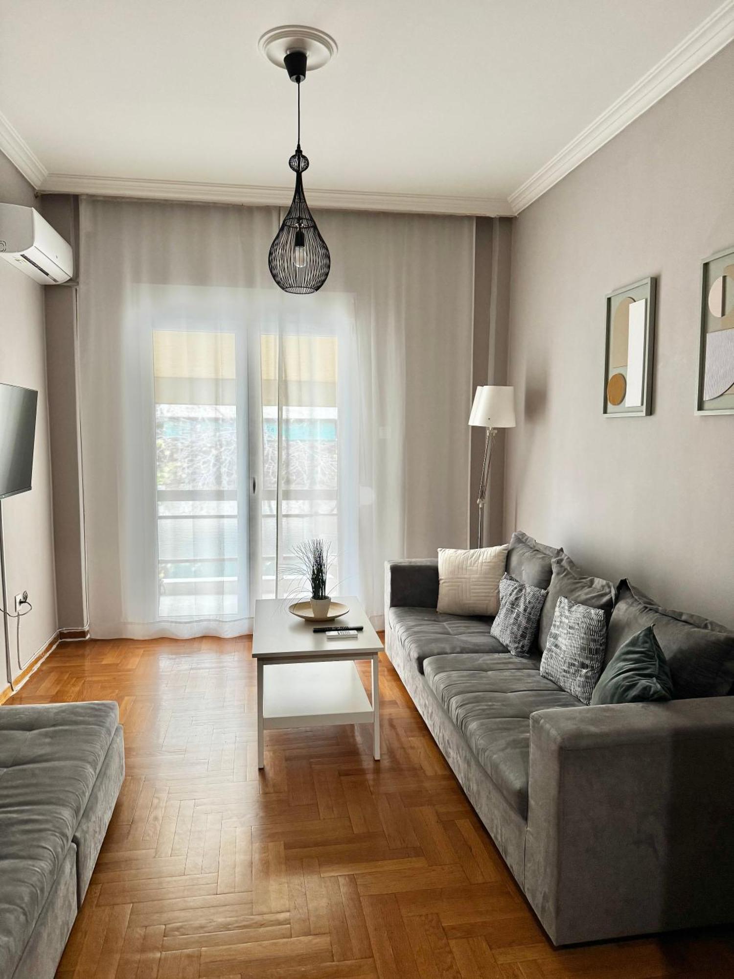 Vivian Modern Apartment Атина Екстериор снимка